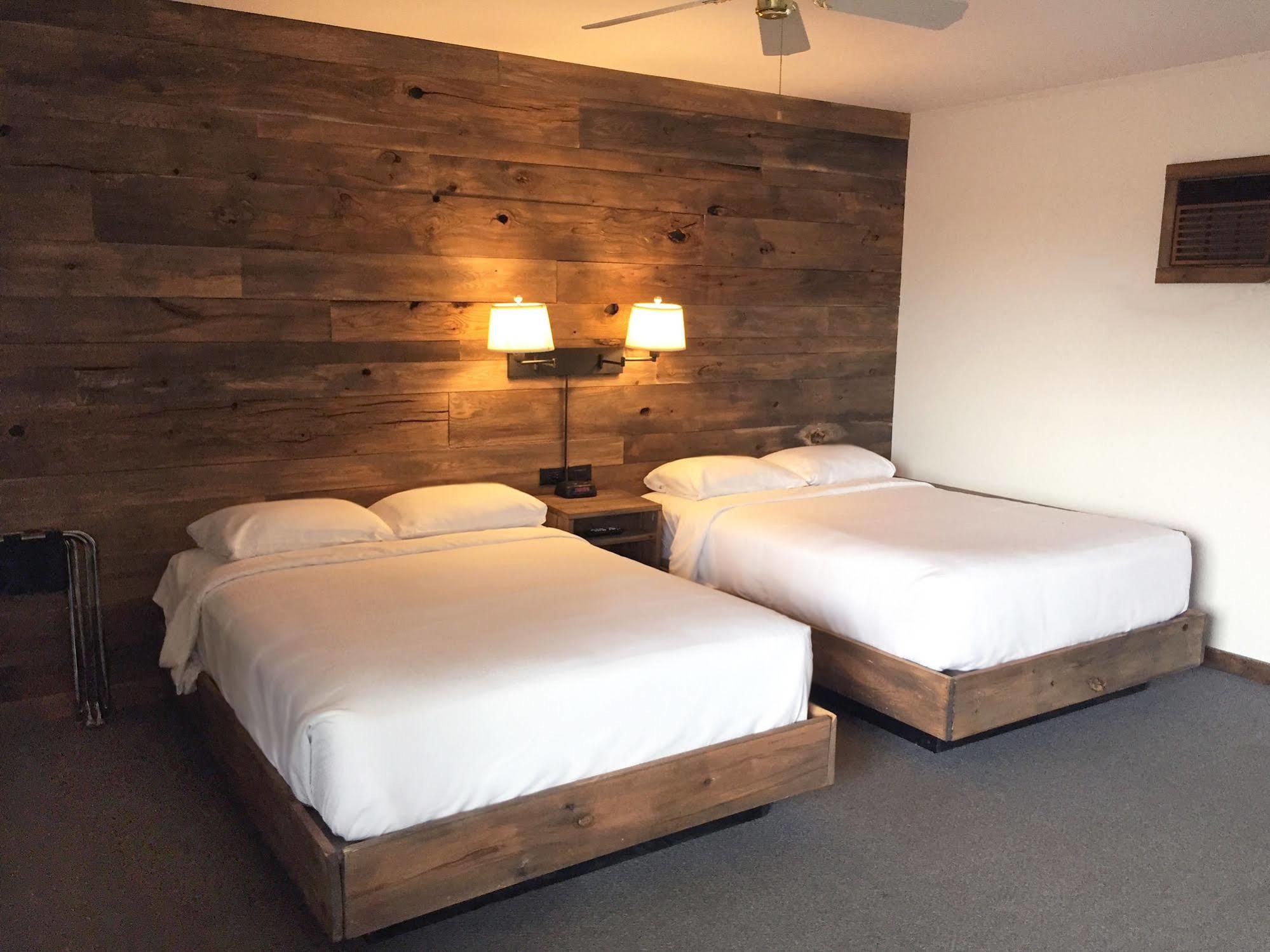 Aqua Aire Inn & Suites มิน็อคคัว ภายนอก รูปภาพ